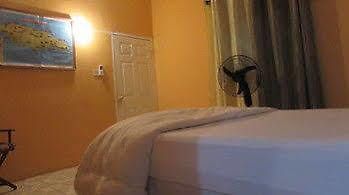 Rafjam Bed And Breakfast Kingston Exteriör bild